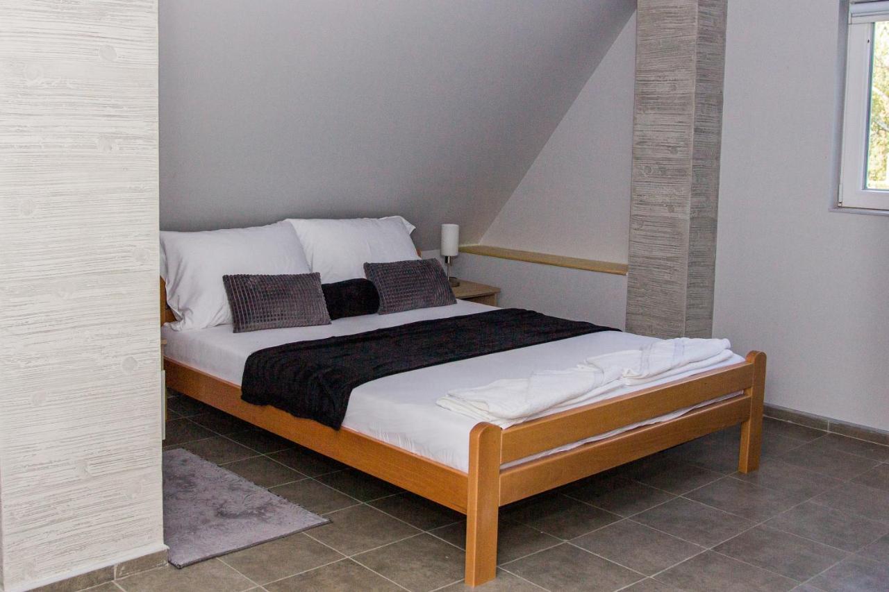 Feher Akac Guest House Palic Exterior photo