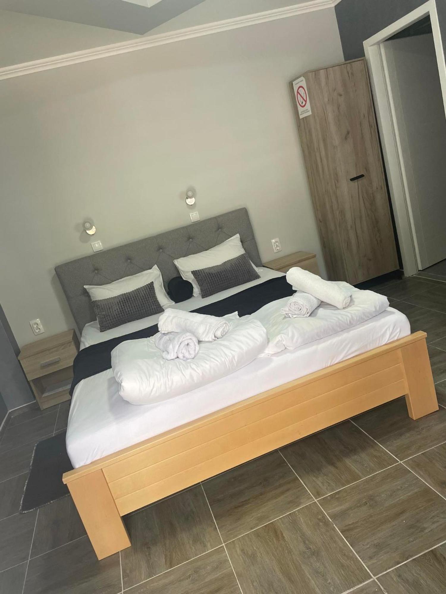Feher Akac Guest House Palic Exterior photo